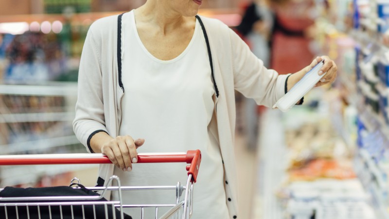 Resized_Mature-Woman-Groceries-Shopping.-590267360_3869x2579.jpg