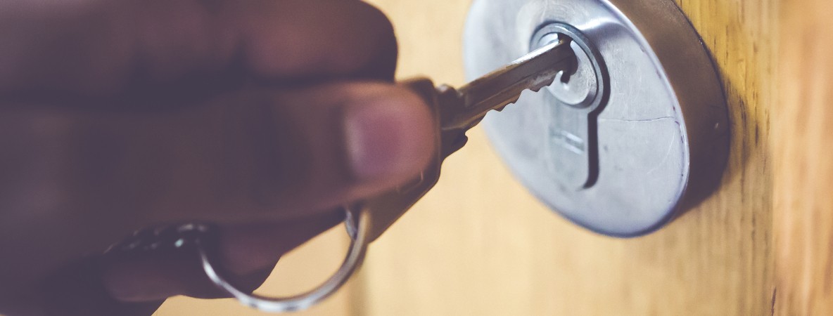 Resized_Door-Lock-&-Key-478363288_3869x2580.jpg