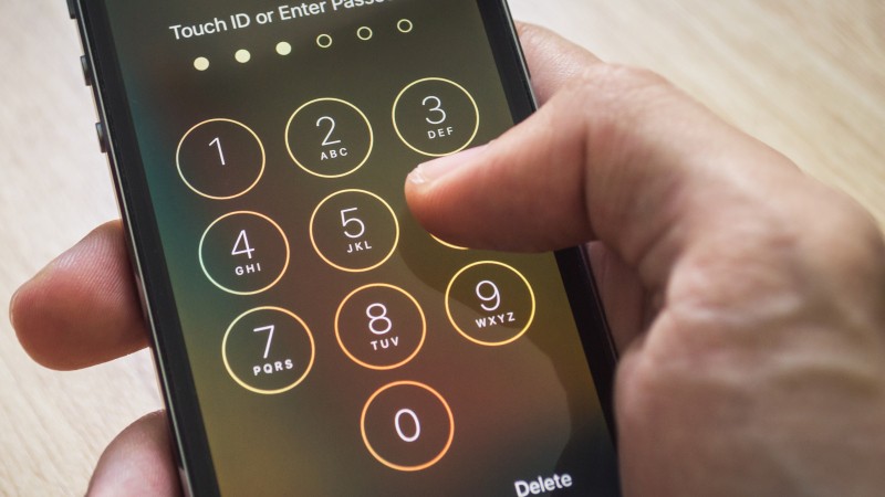 Resized_Touch-ID-or-Enter-Passcode-503734384_4608x3072.jpg